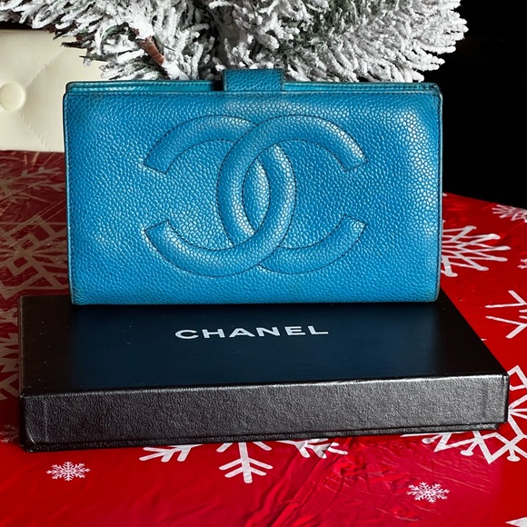 CHANEL CAVIAR LONG KISS LOCK WALLET W/BOX - Picture 1 of 11